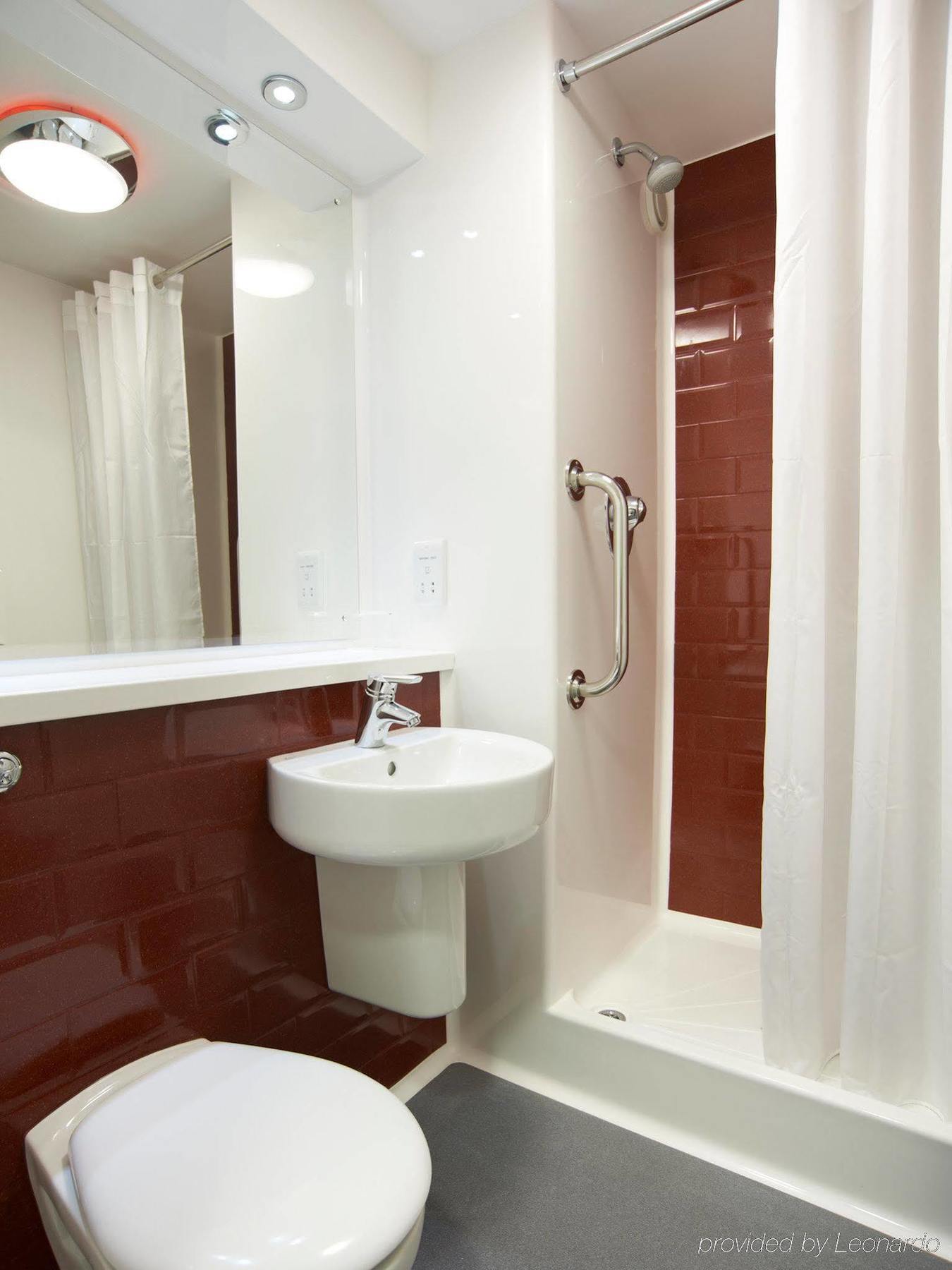 Travelodge London 伊灵 外观 照片